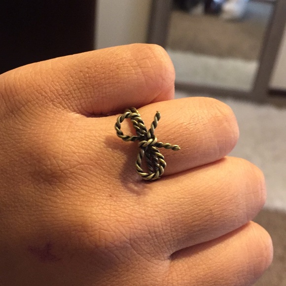 Bow ring - Picture 3 of 3